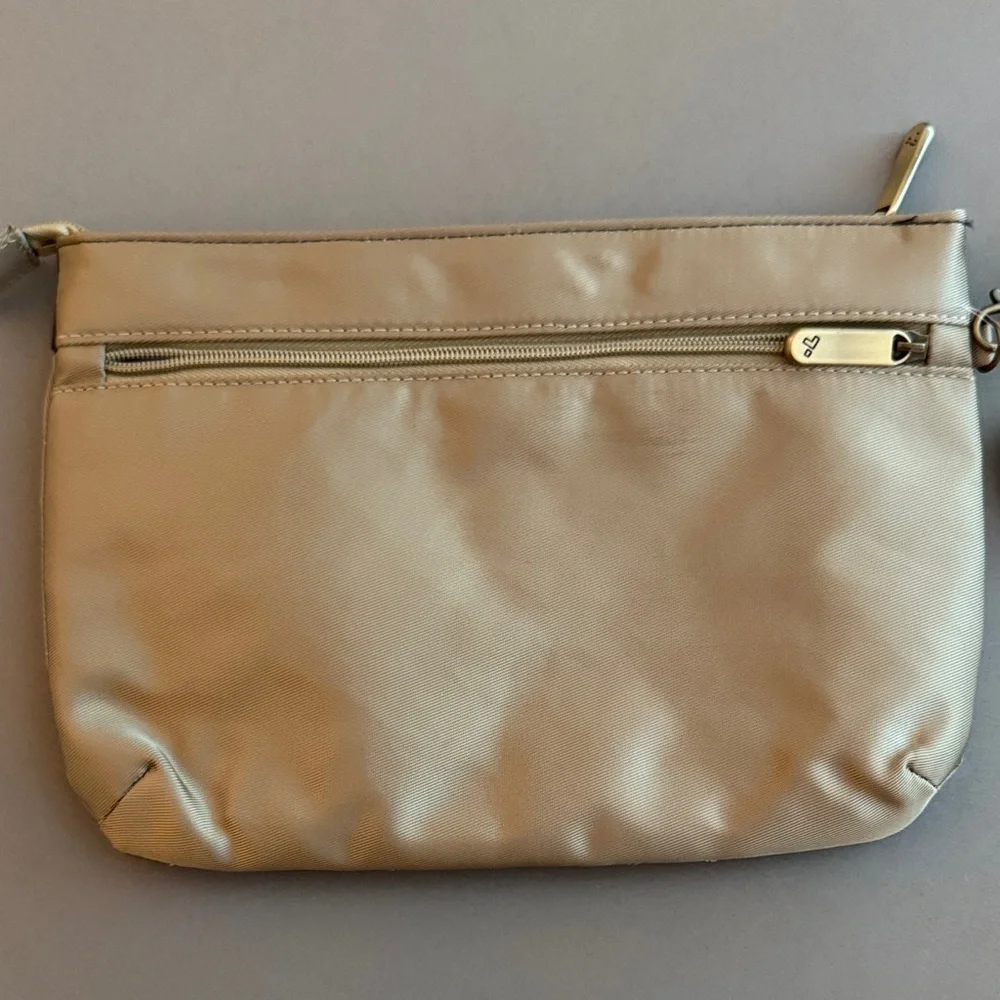 Travelon Travel RFID Brown Quilted Wristlet Clutch NWT